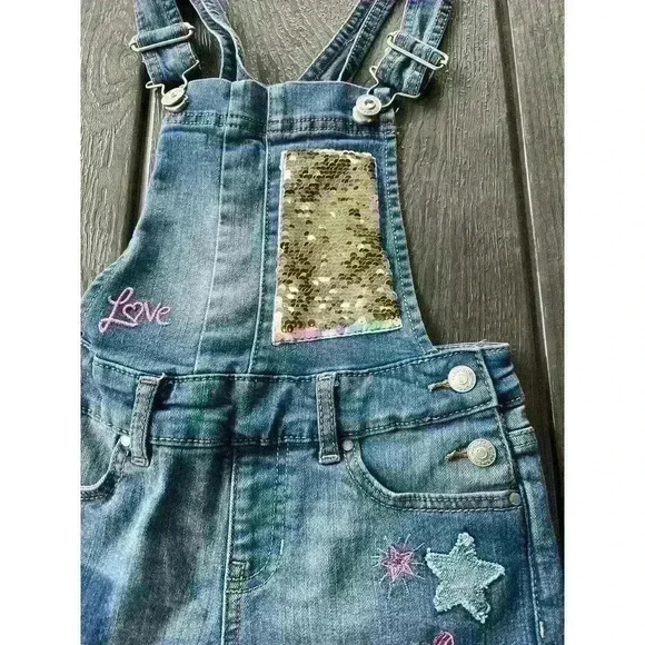 Jordache Girls Denim Shorts Overalls Small 6-6X Sequins Stars Rolled Cuffs - Picture 6 of 9
